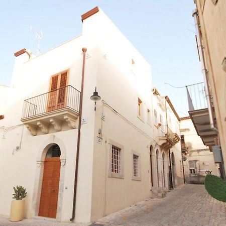 Hotel Novecento شيكلي المظهر الخارجي الصورة