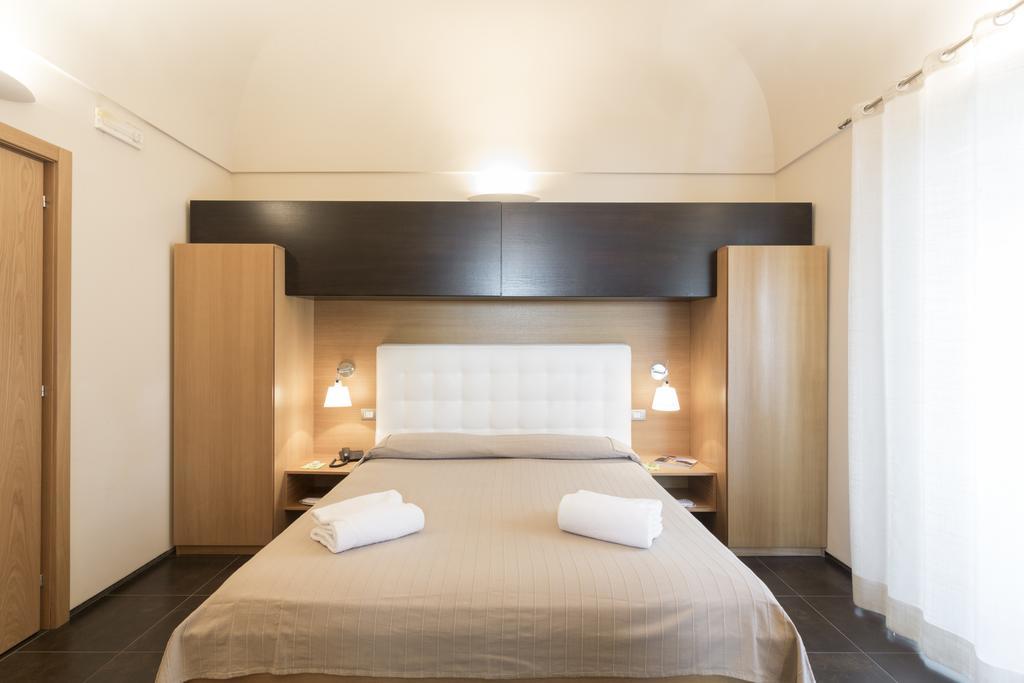 Hotel Novecento شيكلي المظهر الخارجي الصورة