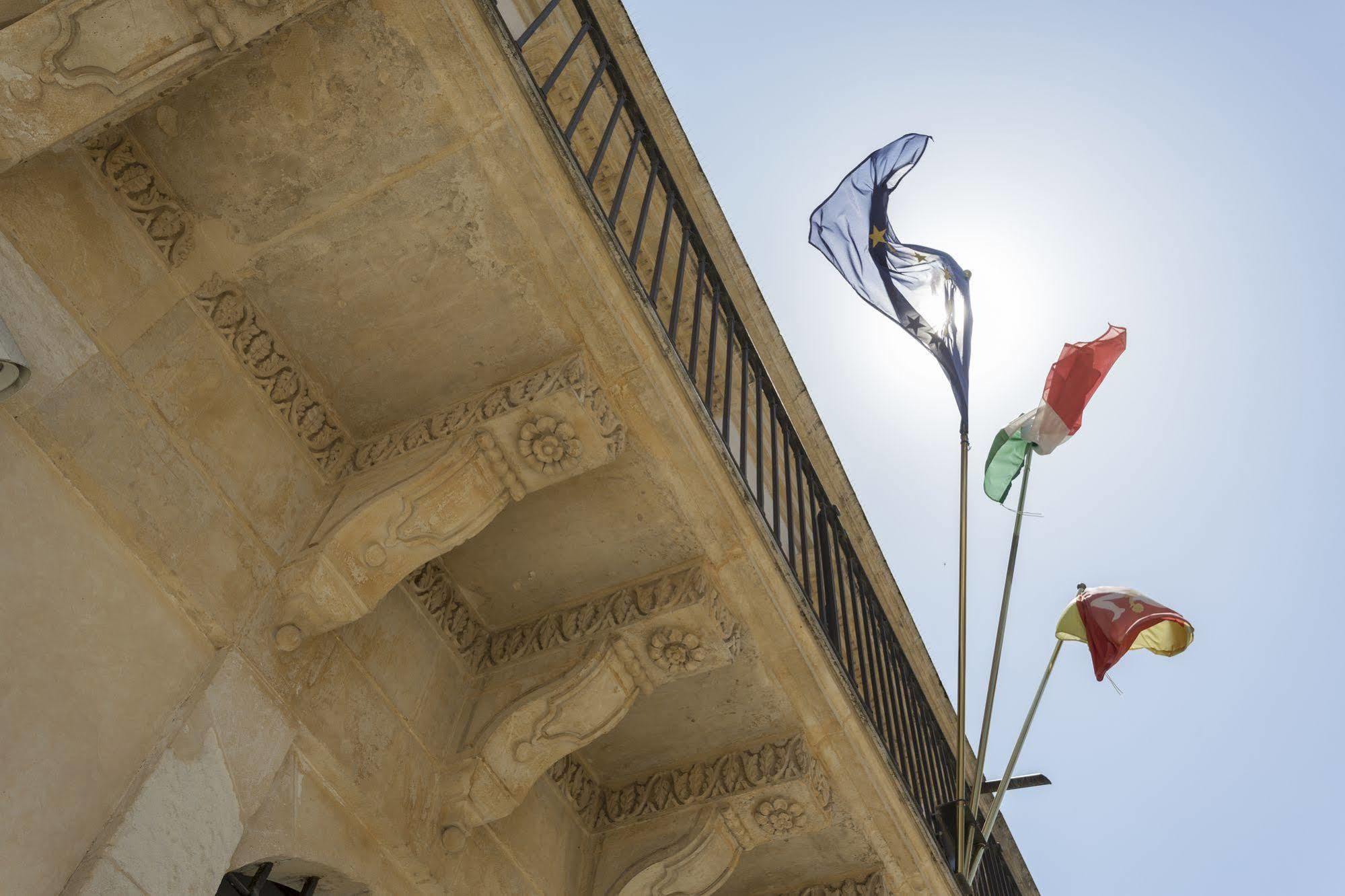 Hotel Novecento شيكلي المظهر الخارجي الصورة